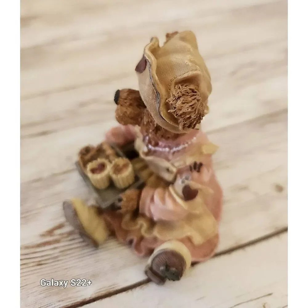 🎁Vintage Boyd's Bears nurse figurine